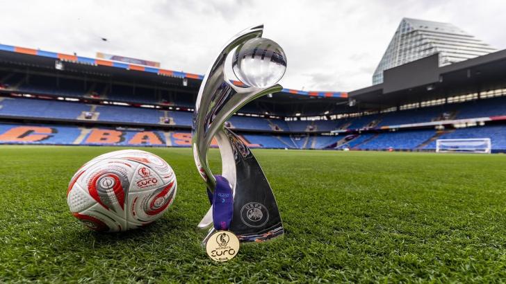 Euro 2025 trophy and medal